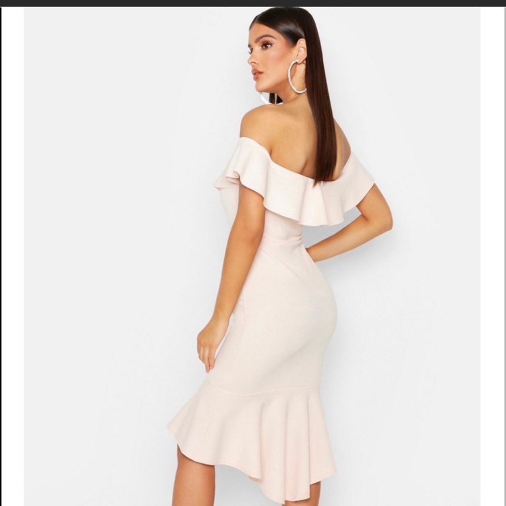 Boohoo dress NWOT